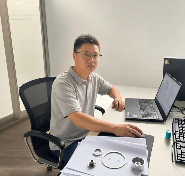 Yadong Ping, Head Engineer